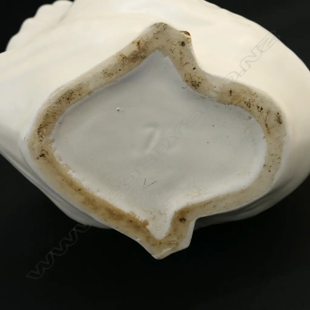 LG WHITE CROWN LYNN SWAN H.230mm FAULTS + SPODE VASE W.310mm Image 1++