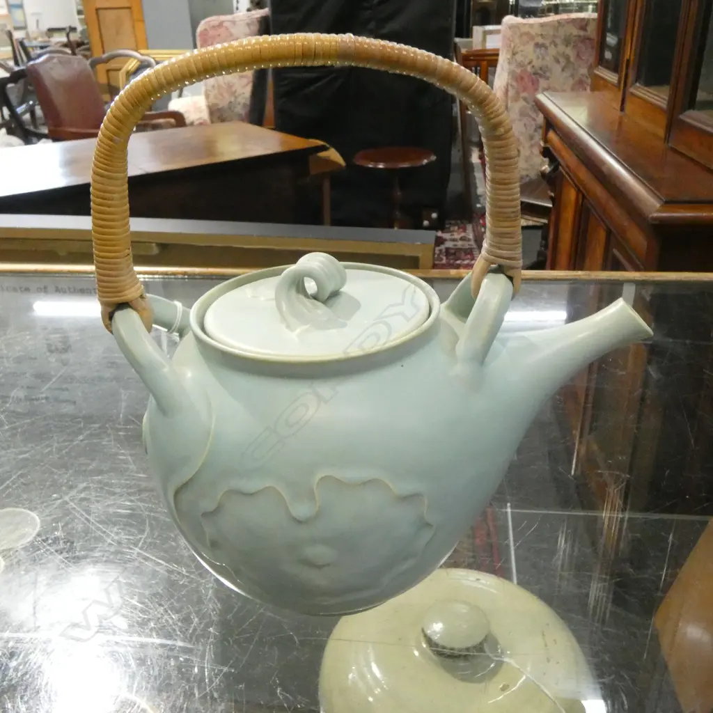 CELADON TEAPOT H.250mm Image 1++