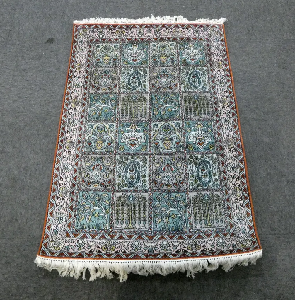 HAND KNOTTED SILK RUG 1200x790mm Image 1++