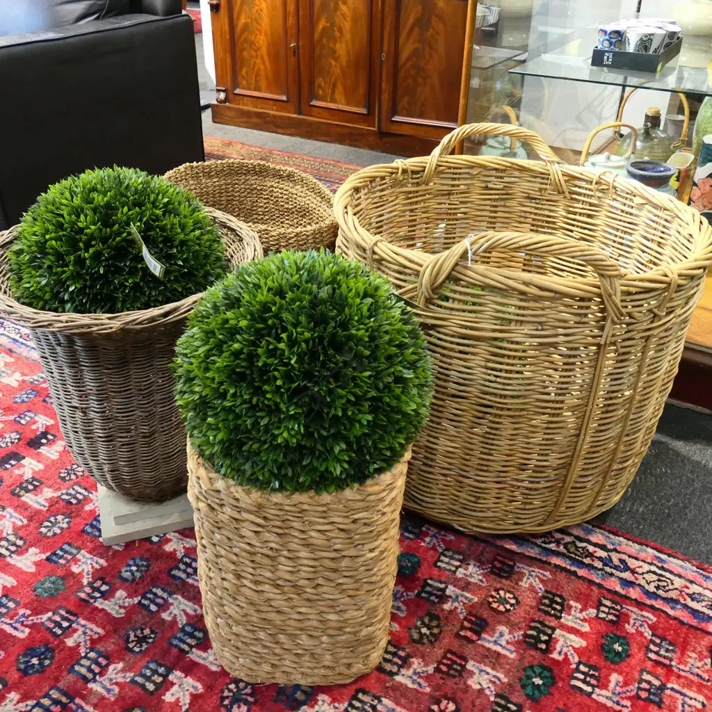 WOVEN BASKETS H.580mm + 3 FAUX TOPIARY BALLS Image 1++