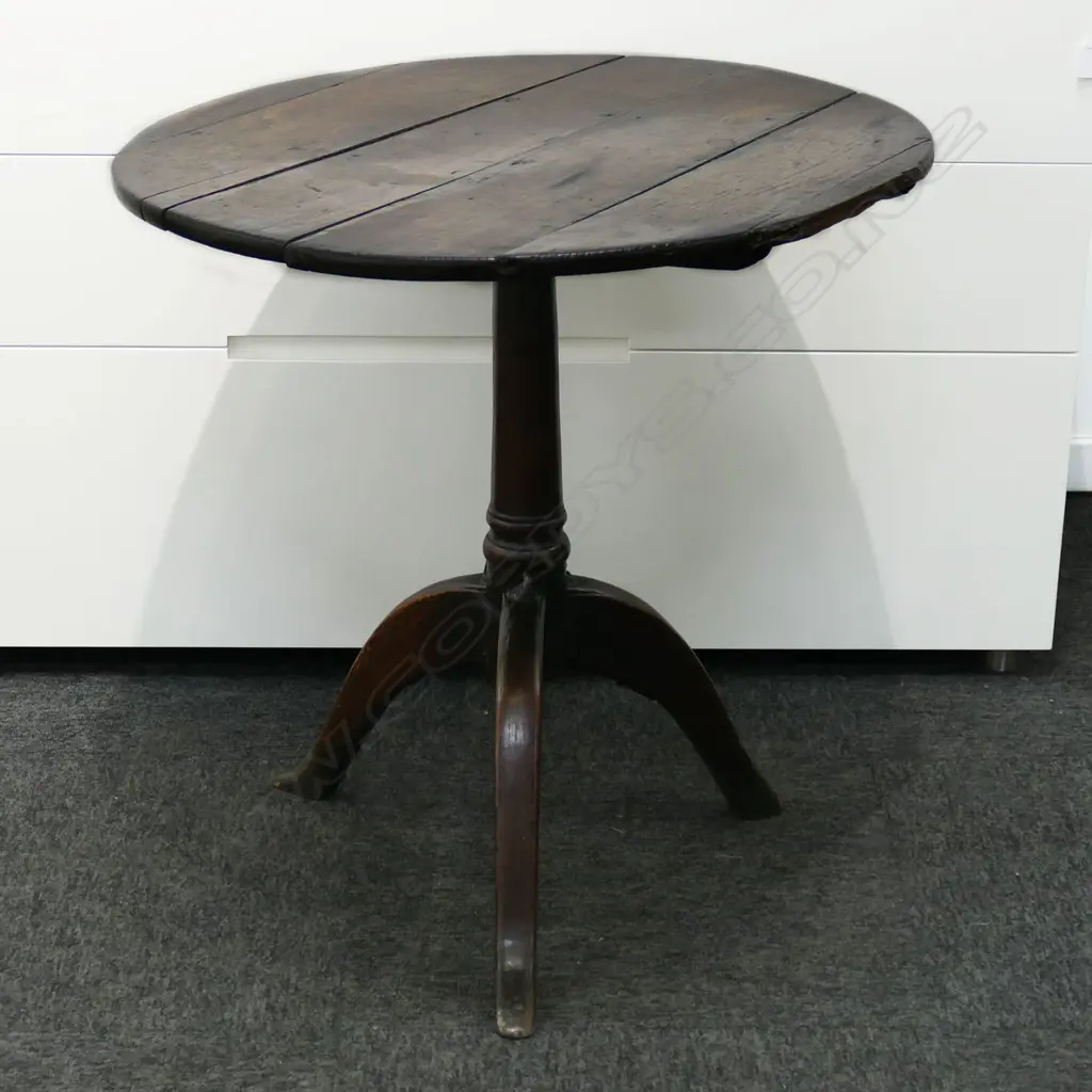 c.1760 GEORGE II OR III COUNTRY OAK PLANK TOP WINE TABLE some faults Dia.690mm. Image 1++