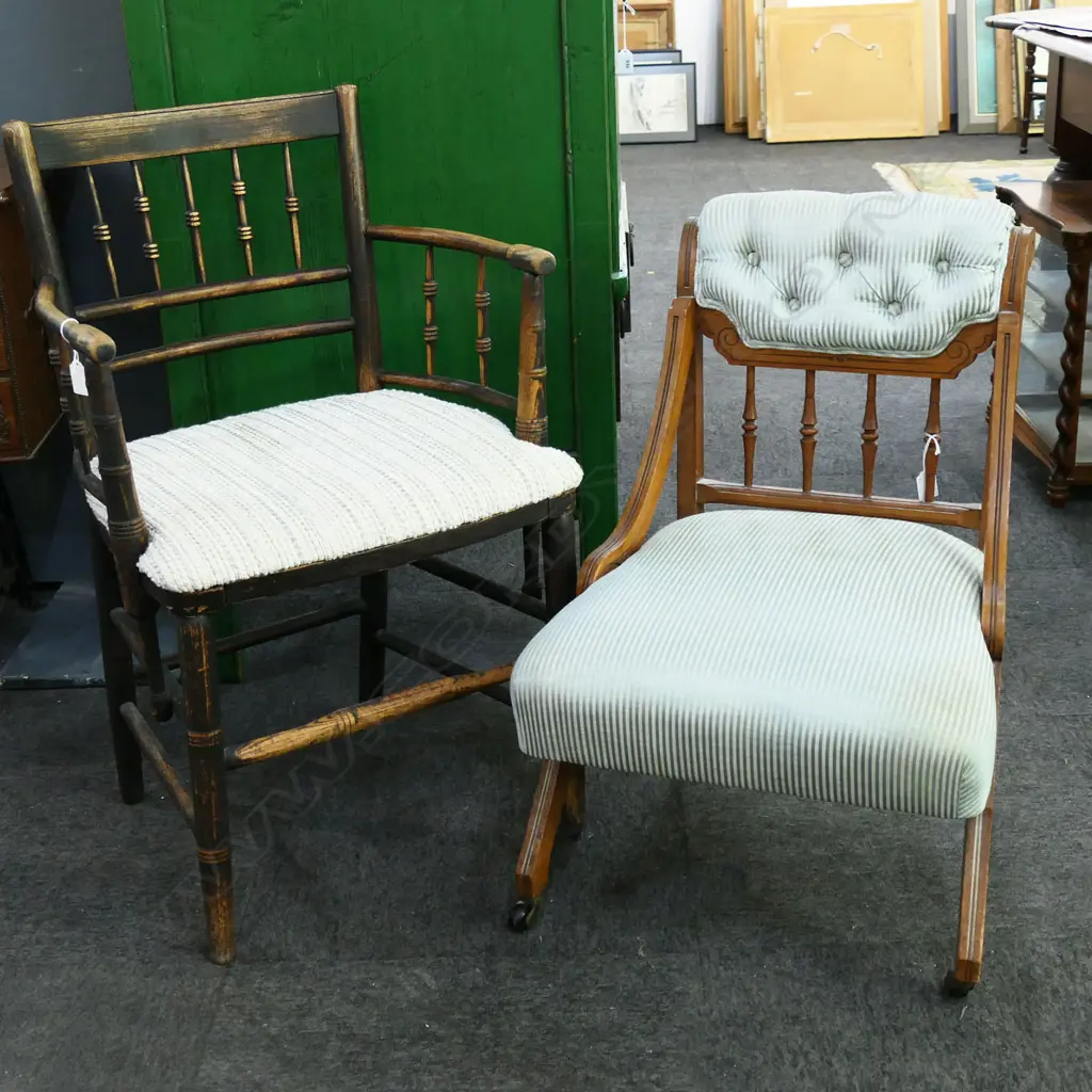 2 ANTIQUE SPINDLE BACK CHAIRS Image 1++