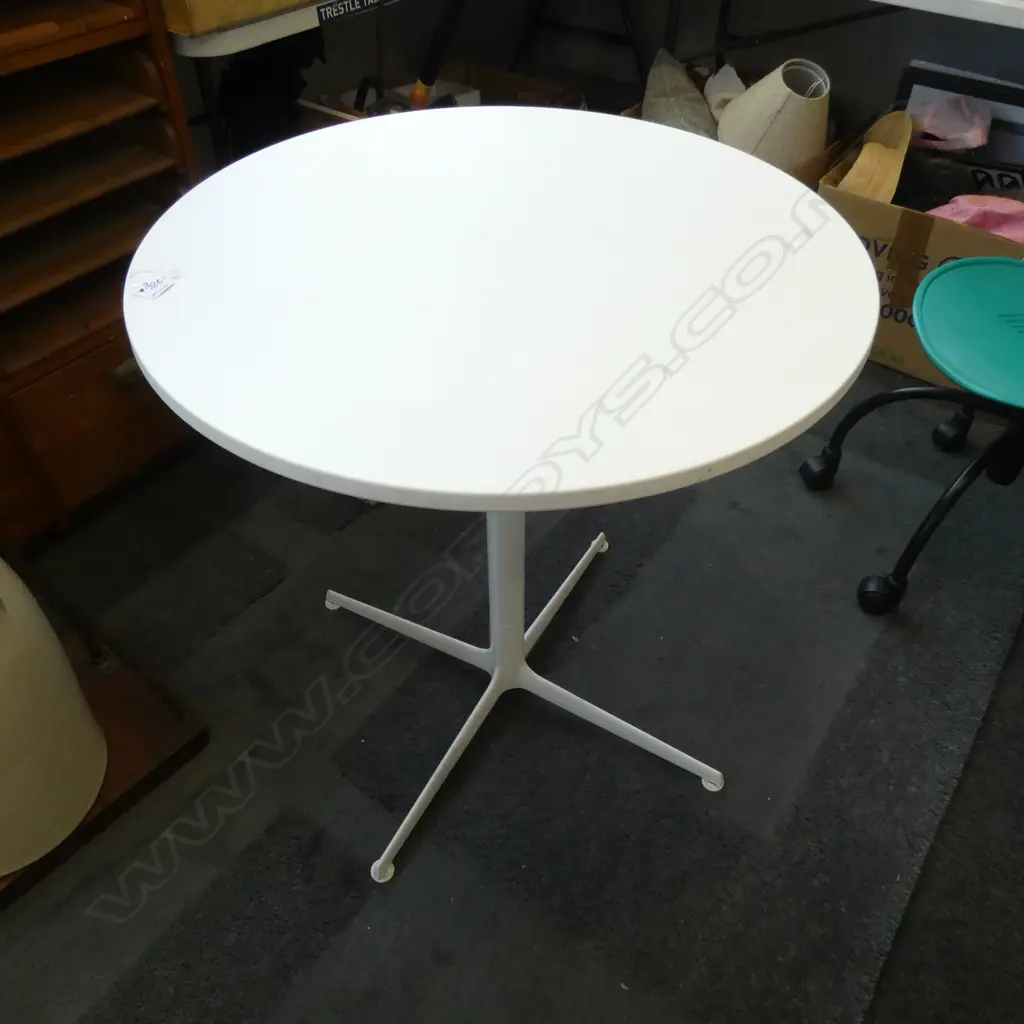 MODERN WHITE TABLE H.745mm 695mm dia Image 1++