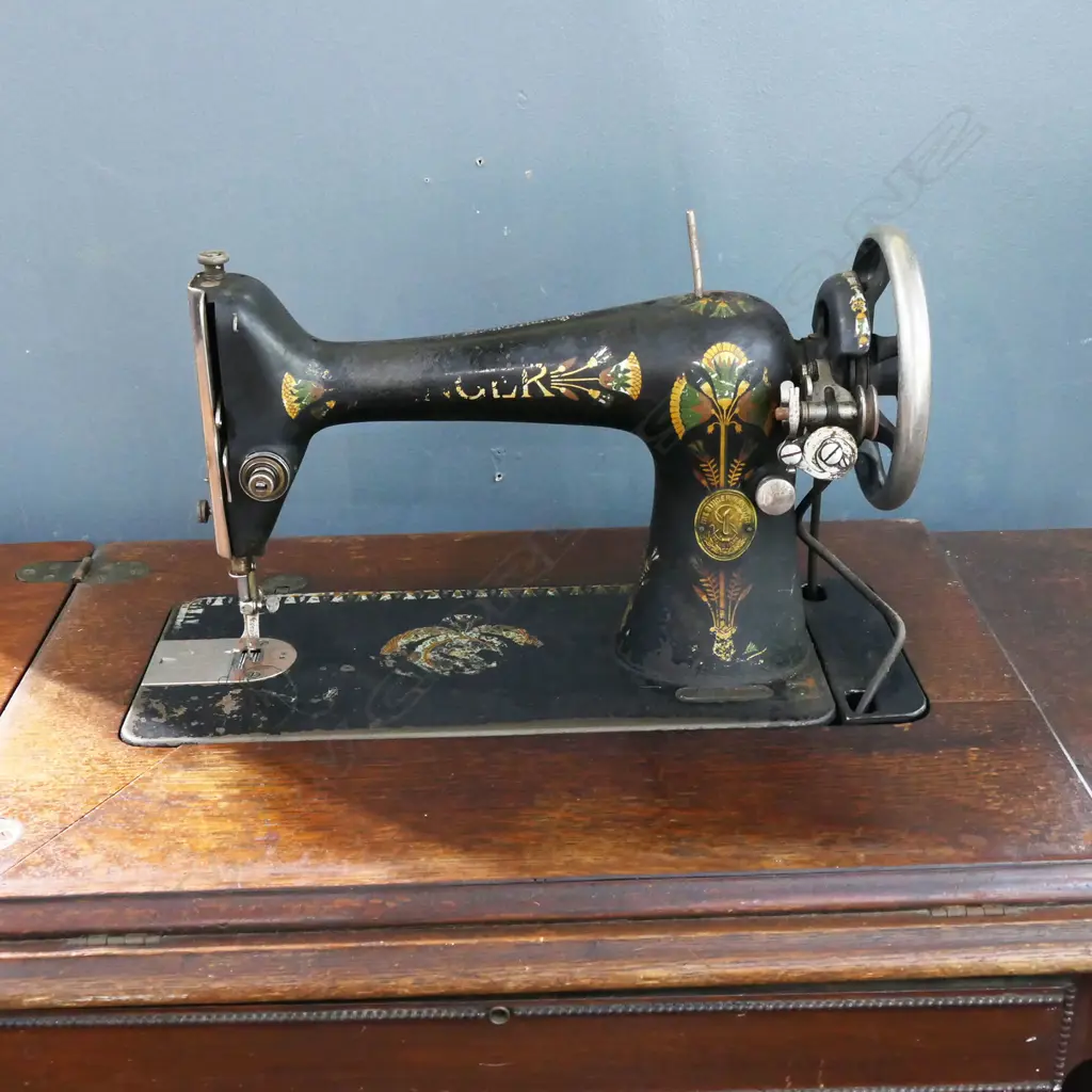 VINTAGE SINGER SEWING MACHINE TABLE, W.930mm, SOME DAMAGE TO VENEER Image 1++