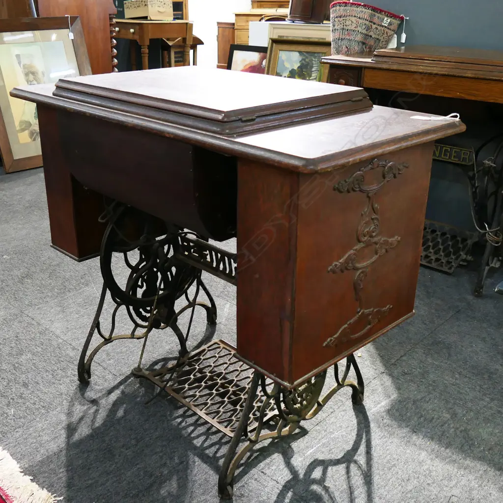 VINTAGE SINGER SEWING MACHINE TABLE, W.930mm, SOME DAMAGE TO VENEER Image 1++