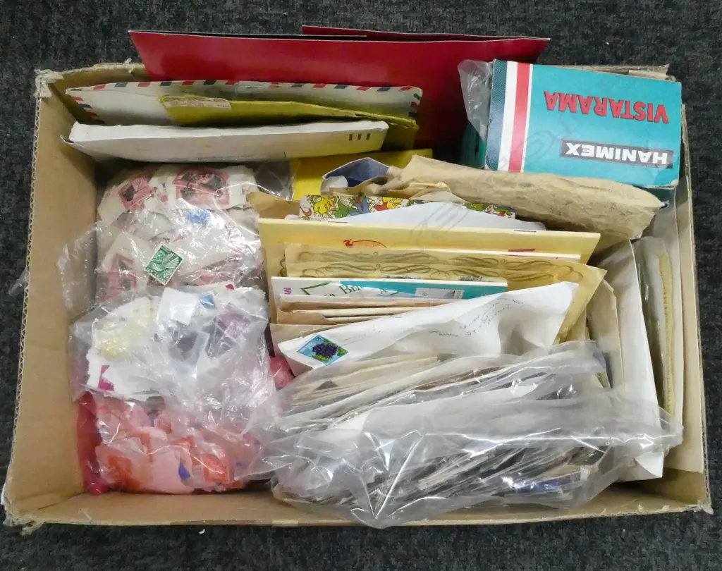 COLLECTION OF ASSORTED LOOSE STAMPS, OLD POSTCARDS, SLIDE VIEWER, etc Image 1++