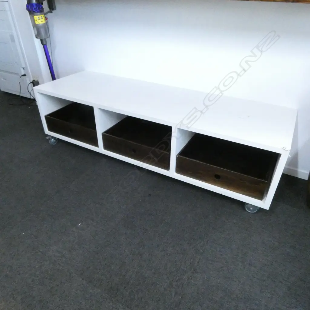 LG MODERN WHITE UNIT ON WHEELS 1800x580x500mm Image 1++