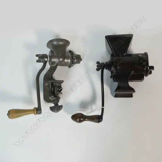 VINTAGE CAST IRON BEAUFORT MINCER H.210mm & CAST IRON SAUSAGE STUFFER (MISSING FUNNEL) H.240mm