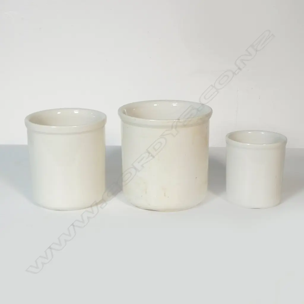 GRADUATED SET OF THREE STORAGE POTS LARGEST H.195 Dia.190mm Image 1++