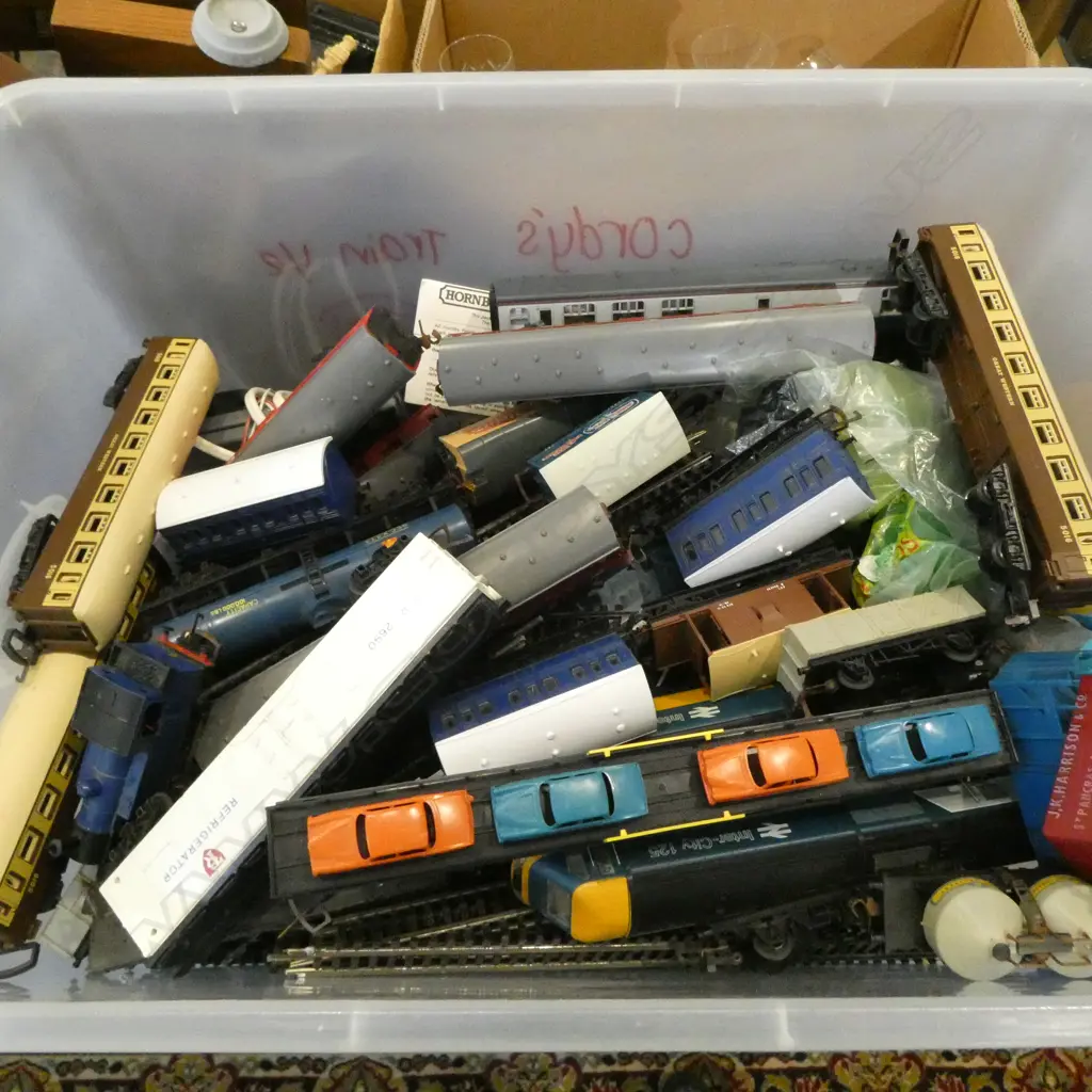 TRAIN SET; TRACK & ROLLING STOCK ETC Image 1++