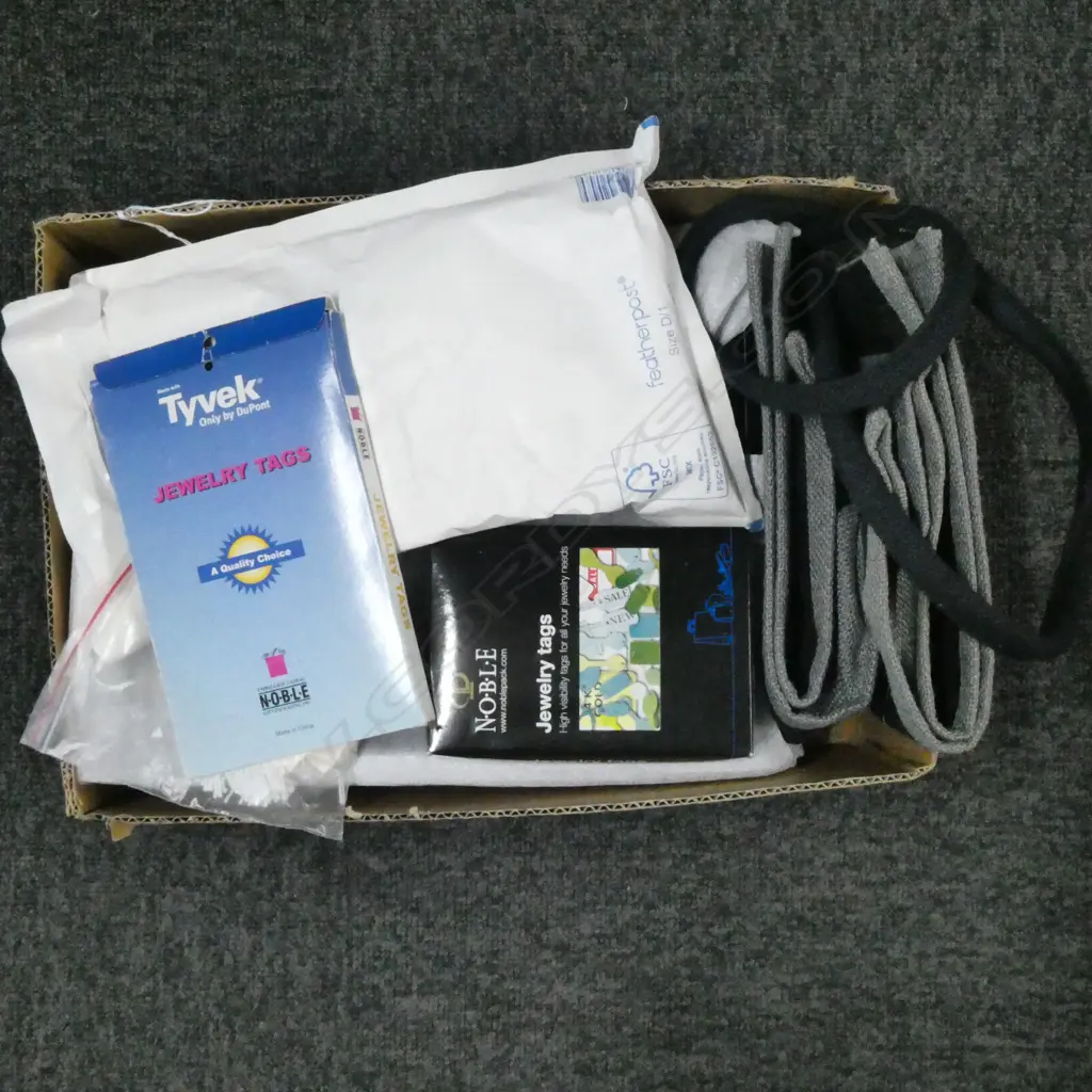BOX NOBLE NEW JEWELLERY DISPLAY ITEMS: 2 QUALTY TRAYS + ASST TAGS ETC Image 1++