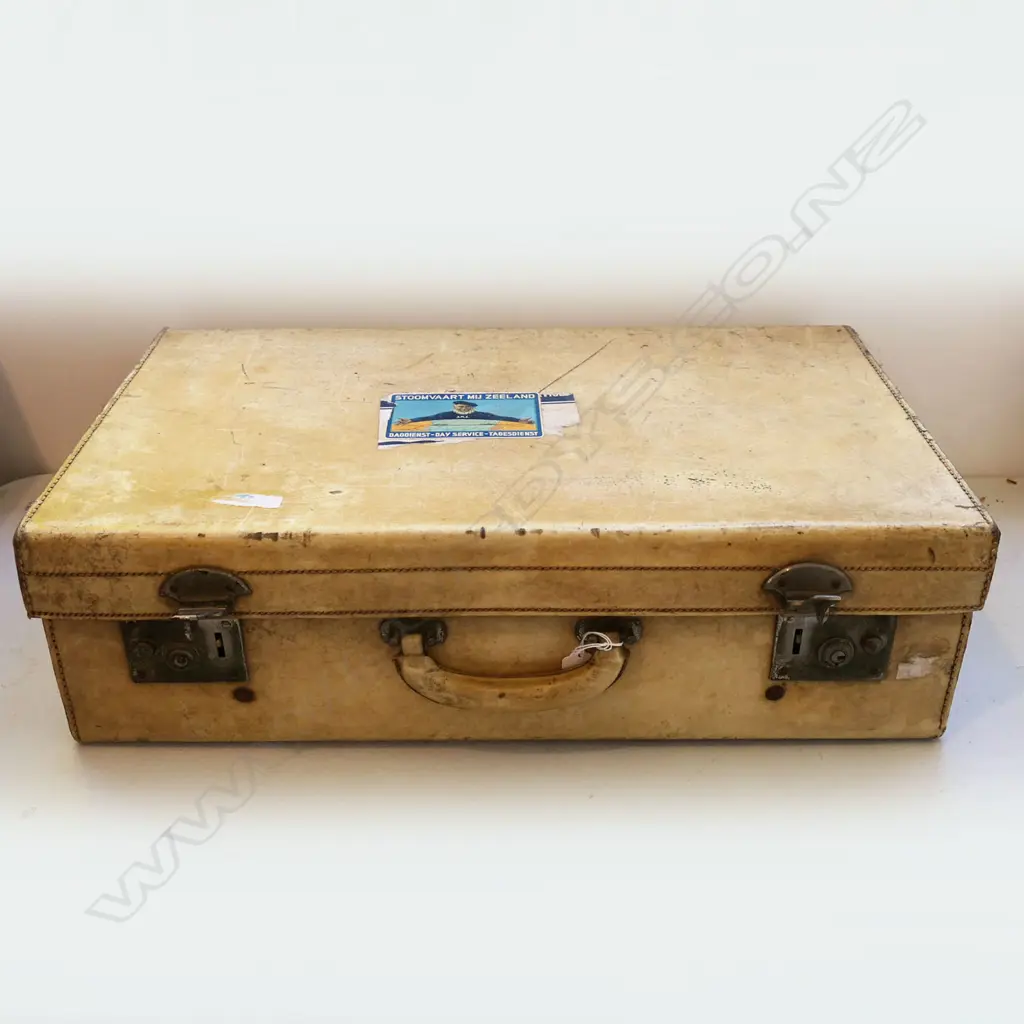 VINTAGE SUITCASE OF LP RECORDS: JAZZ & CLASSICAL Image 1++