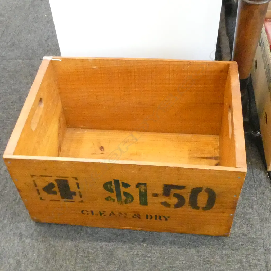 WOODEN CRATE w. FOURSQUARE STENCIL 550x375x310mm Image 1++