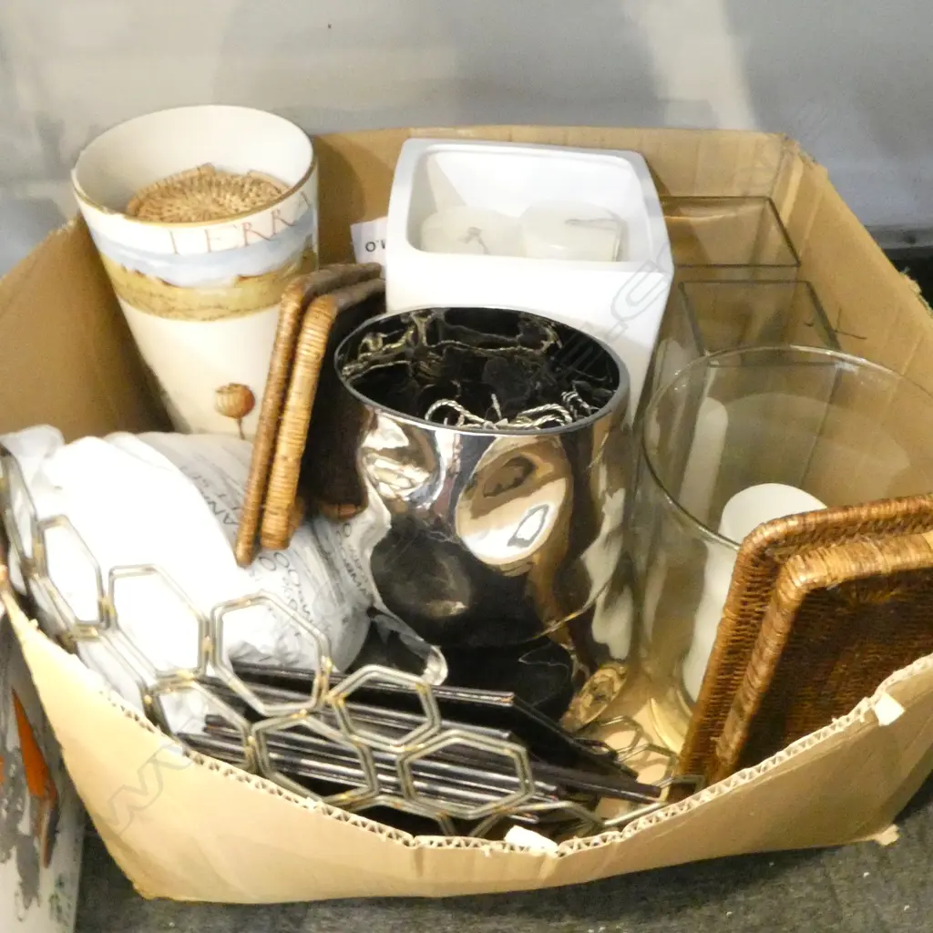 ASST. VASES ETC Image 1++