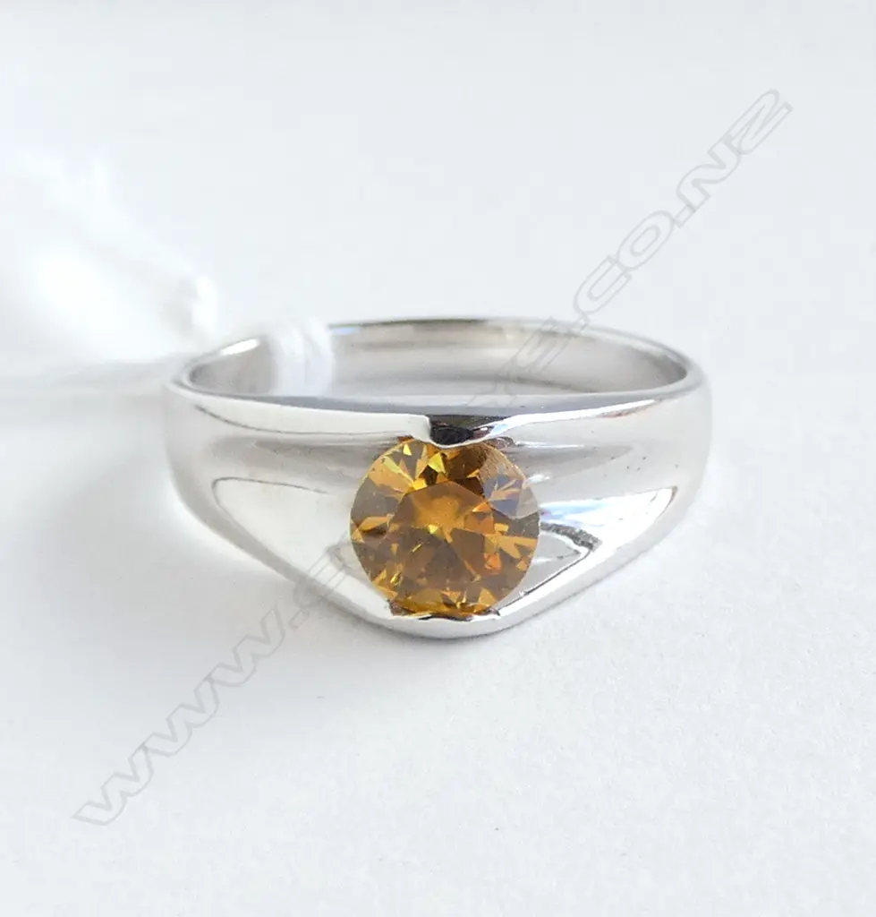 SILVER AND CITRINE RING 3.69gm size O1/2 Image 1++