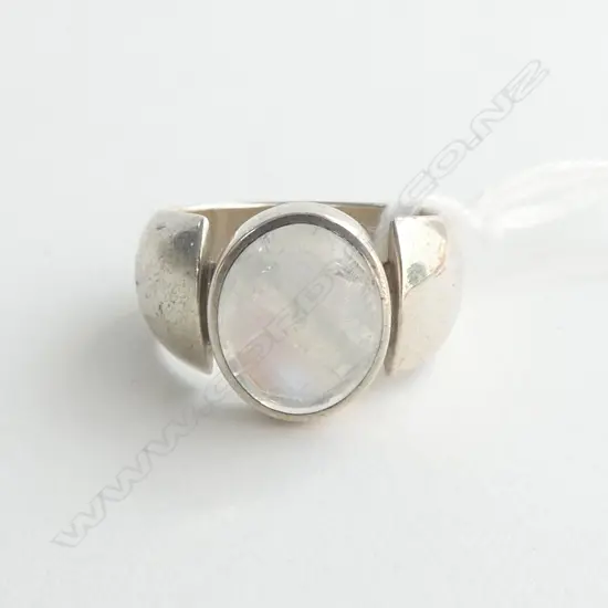 JENS HANSEN SILVER & MOONSTONE RING, 8.1grms SIZE P 1/2