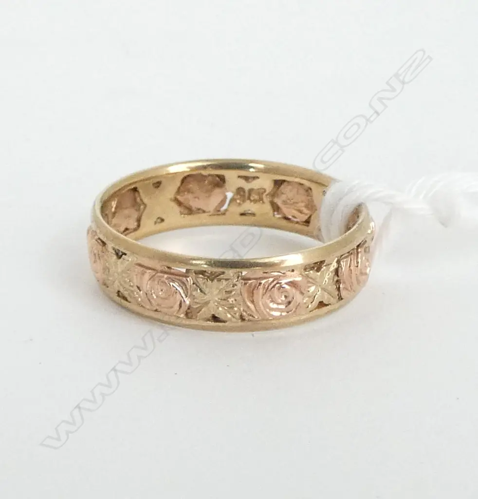 **RTV** 9ct PINKY RING 1.9gm SIZE H Image 1++