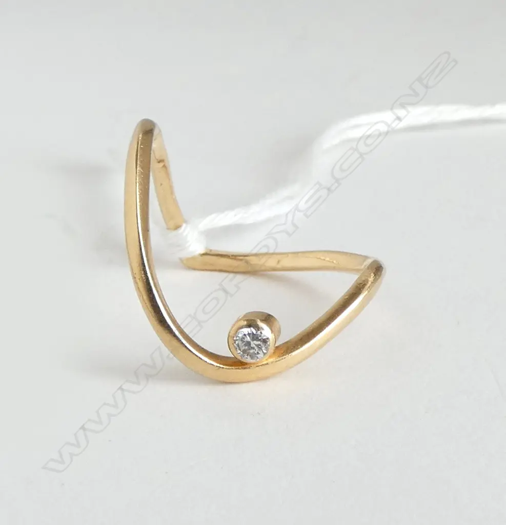 **RTV** 14ct DIAMOND SET RING 1.8gm SIZE L Image 1++