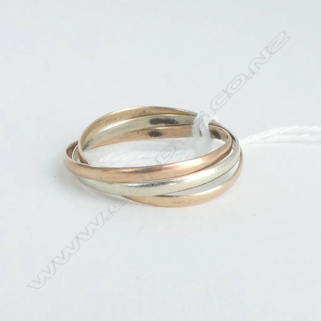 9ct  TRI-COLOUR RUSSIAN WEDDING RING 2.1gm SIZE U Image 1++