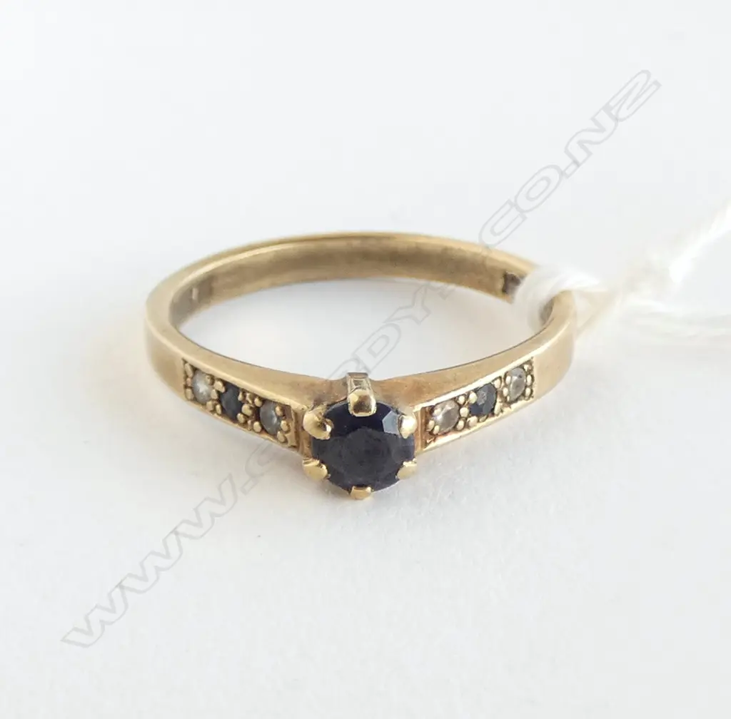 9ct GOLD SAPPHIRE & WHITE STONE RING 1.86gms SIZE L 1/2 Image 1++