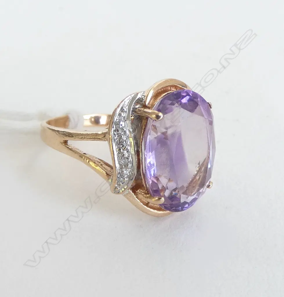 9ct AMETHYST & DIAMOND RING 3.9gm SIZE M Image 1++