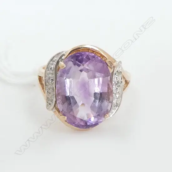 9ct AMETHYST & DIAMOND RING 3.9gm SIZE M