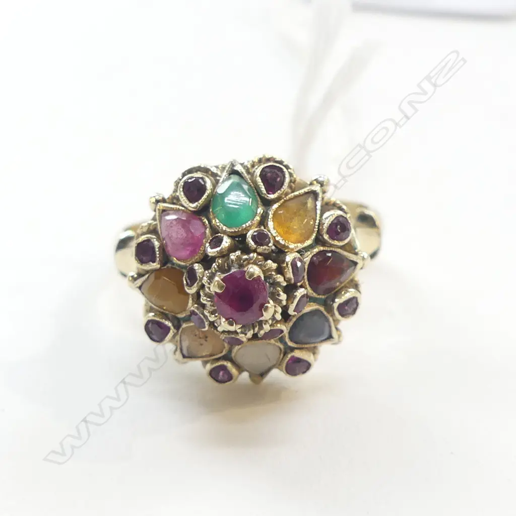 18CT GOLD AND GEMSTONE SET PRINCESS RING 6gm SIZE R Image 1++