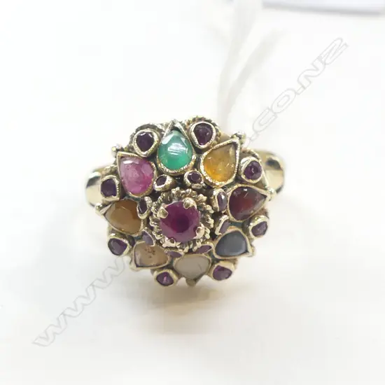 18CT GOLD AND GEMSTONE SET PRINCESS RING 6gm SIZE R