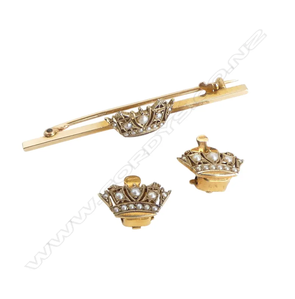 VINTAGE 9ct GOLD NAVAL CROWN & SEED PEARL BAR BROOCH & PR CLIP ON EARRINGS 5gms Image 1++