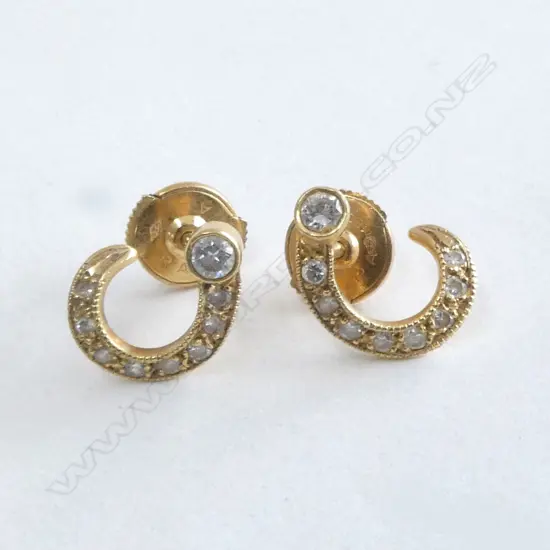 PAIR 18CT GOLD AND DIAMOND EARRINGS 2.42gms
