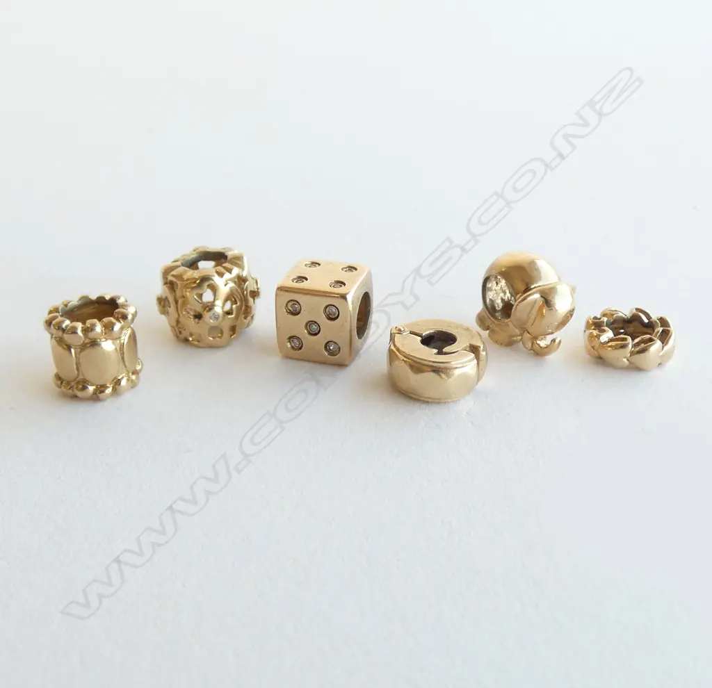 6 VARIOUS 9ct & 10ct GOLD PANDORA TYPE BRACELET CHARMS 9.25gms Image 1++