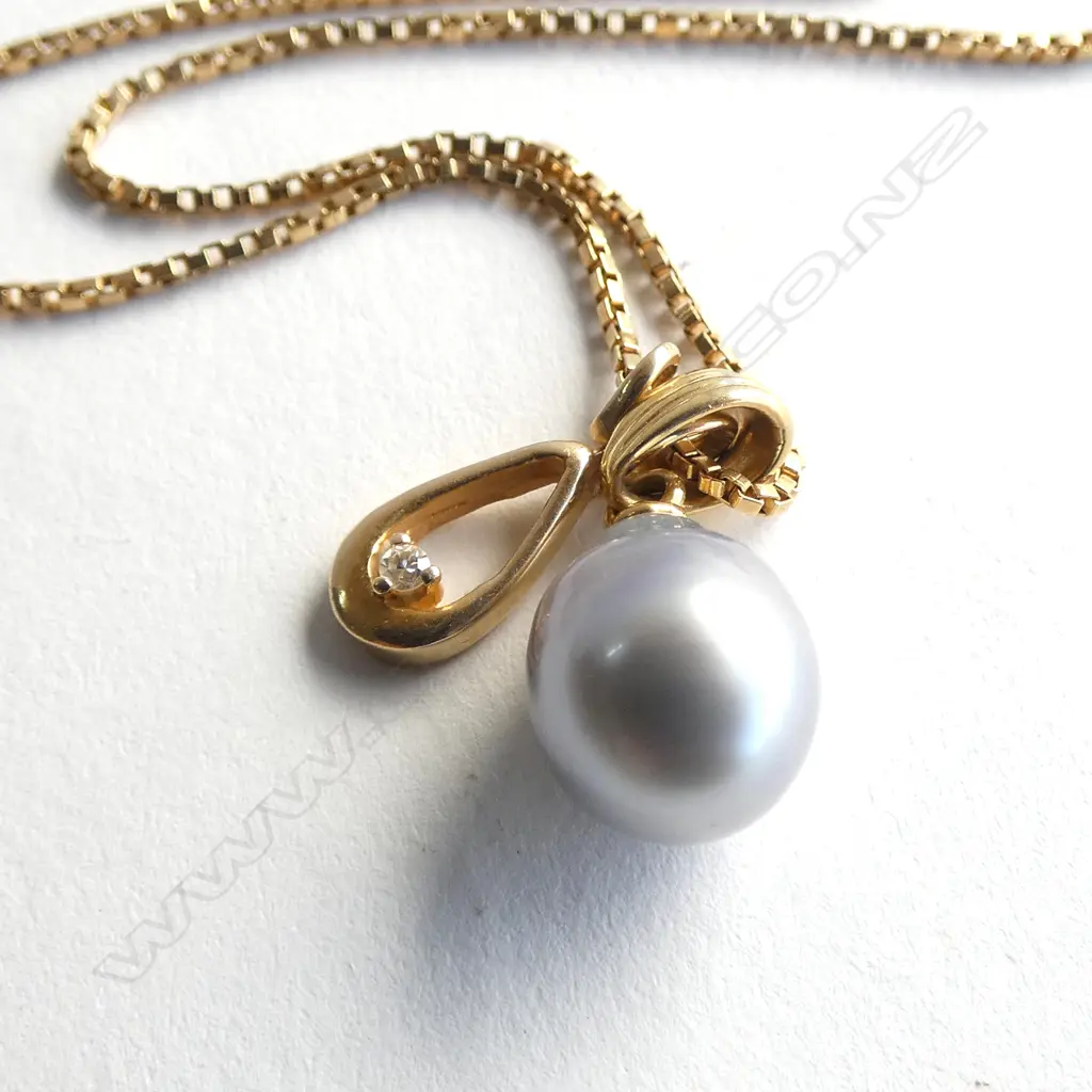14ct GOLD DBLE PENDANT NECKLACE grey pearl & diamond pendants L.460mm 4.9gms Image 1++