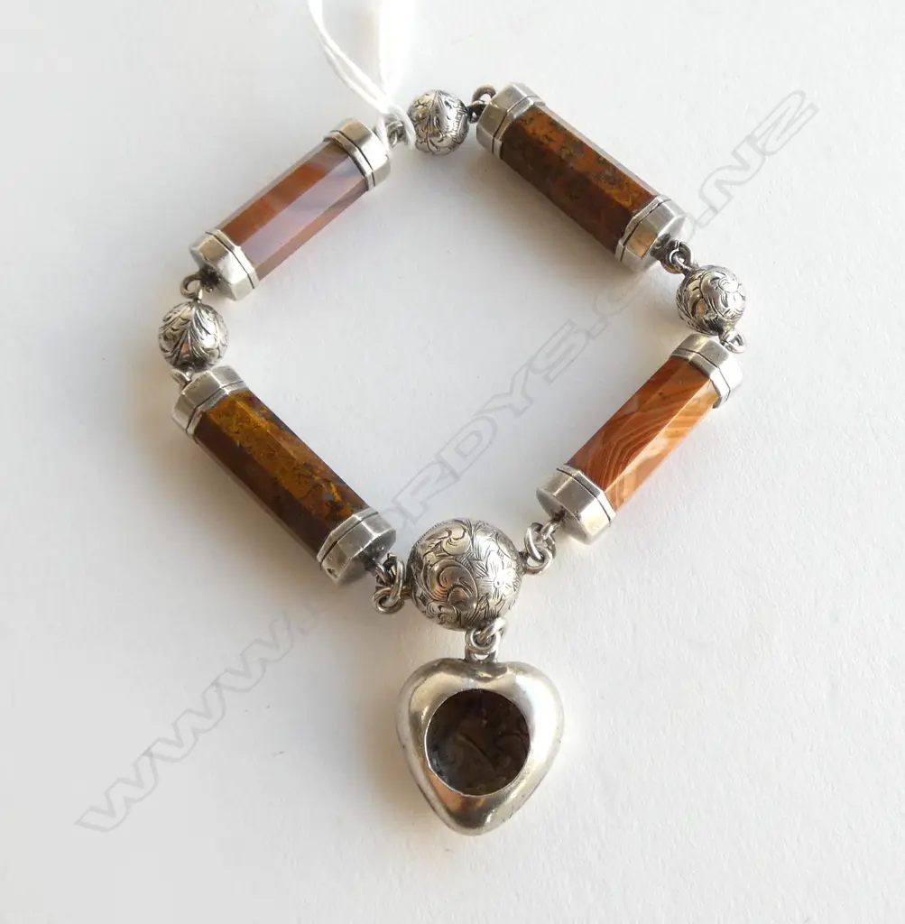 ANTIQUE SILVER & AGATE BRACELET engraved ball clasp & heart w open back Image 1++