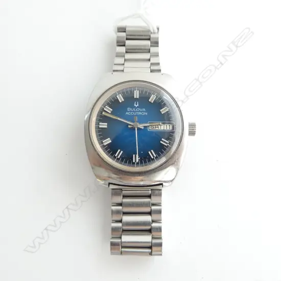 BULOVA ACCUTRON GENT'S VINTAGE WRIST WATCH + 3 BOOKLETS