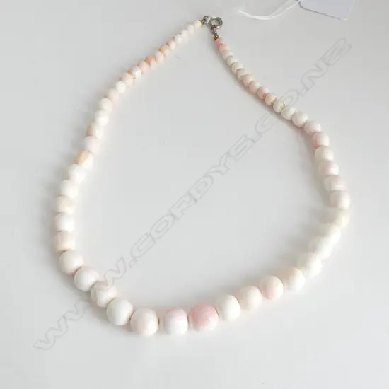 VINTAGE ANGEL SKIN CORAL NECKLACE