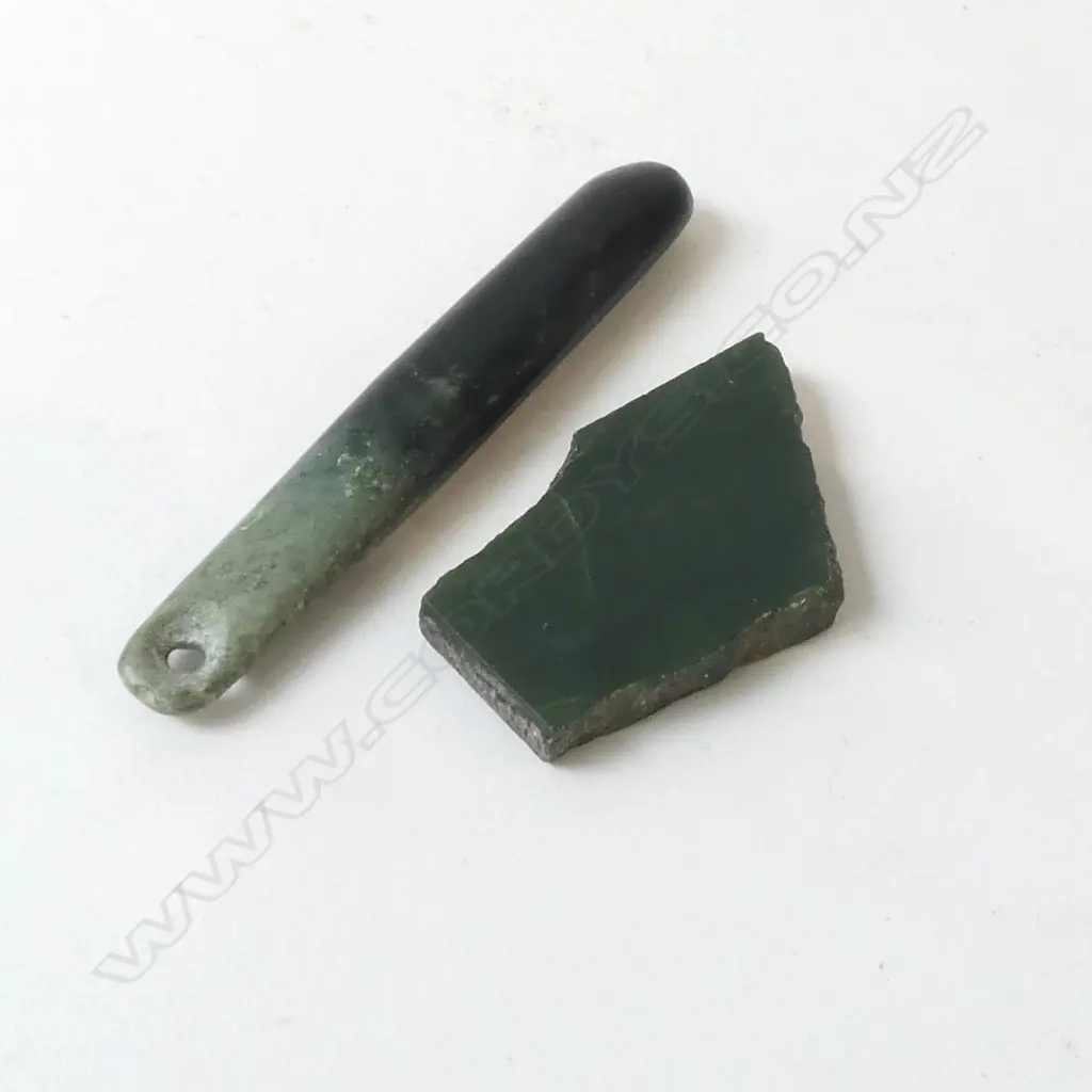 MAORI POUNAMU KURU PENDANT hourglass suspension hole L.80mm + SMALL pounamu pce Image 1++