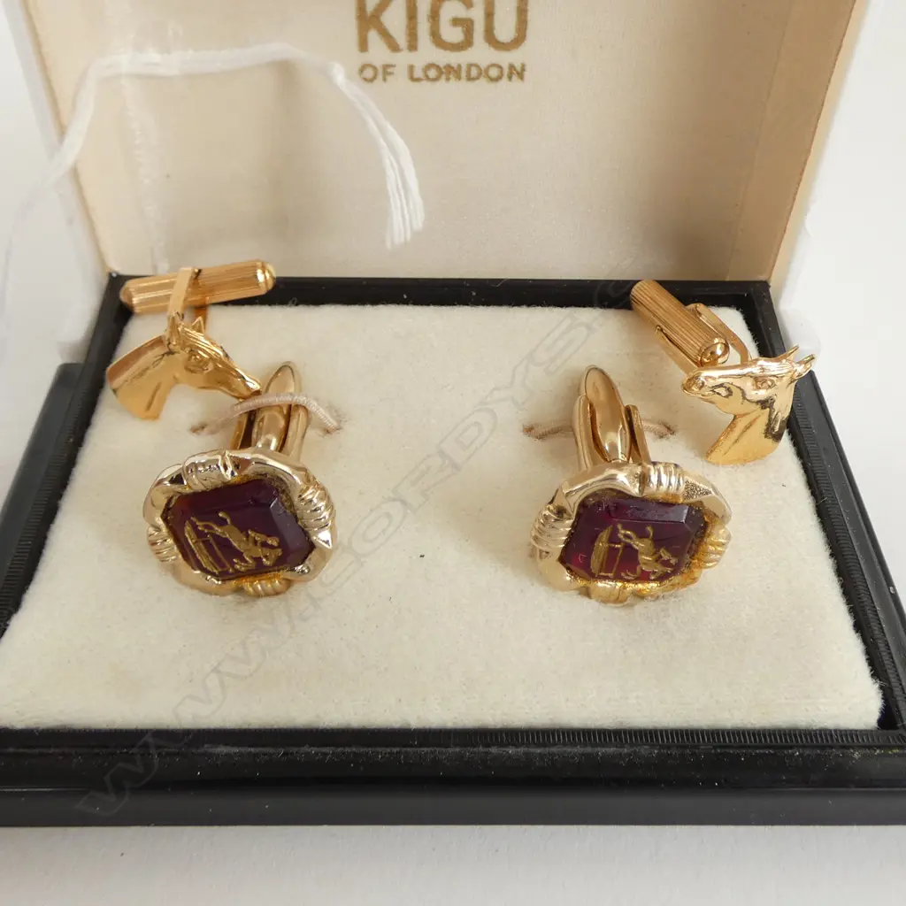 PAIR OF 18CT GOLD HORSE HEAD CUFFLINKS  7.21gm & PAIR OF EQUESTRIAN CUFFLINKS (not gold) Image 1++