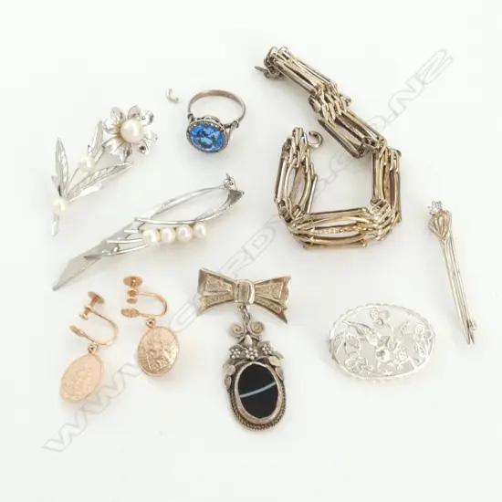 SILVER & PLATED JEWELLERY brooches bracelet ring etc