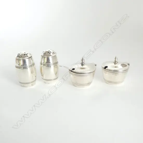 4 PCE SILVER CRUET SET 2 MUSTARDSw spoons + PR barrel form PEPPERETTES silver= 91gms + blue glass liners