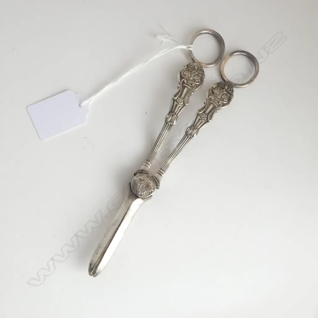 PR OLD SHEFFIELD PLATE VICTORIAN GRAPE SCISSORS Image 1++