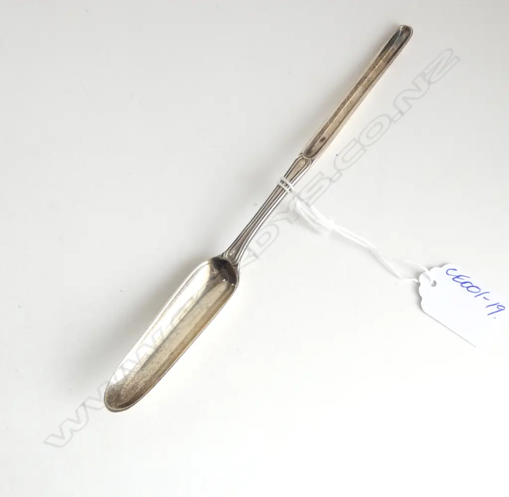GEORGE III SILVER DOUBLE ENDED MARROW SCOOP 44gms Image 1++
