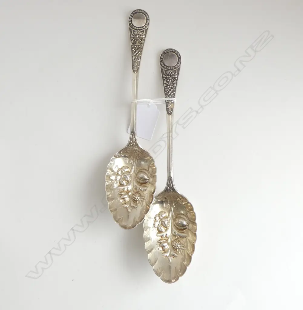 PR EDWARDIAN SILVER BERRY SPOONS London 1903 by William Hutton & Sons Ltd 165gms Image 1++