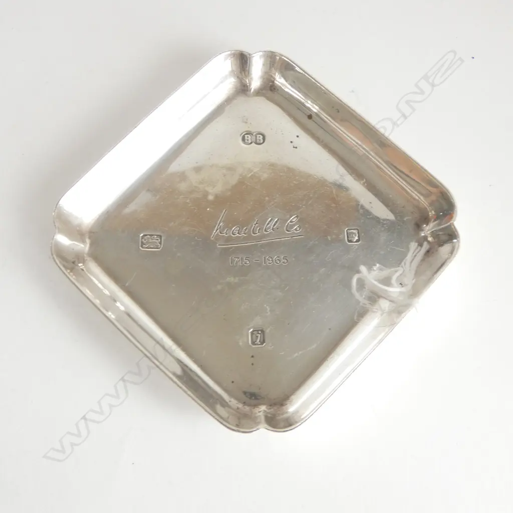 HEAVY SILVER ASHTRAY London 1964 130gms. Image 1++
