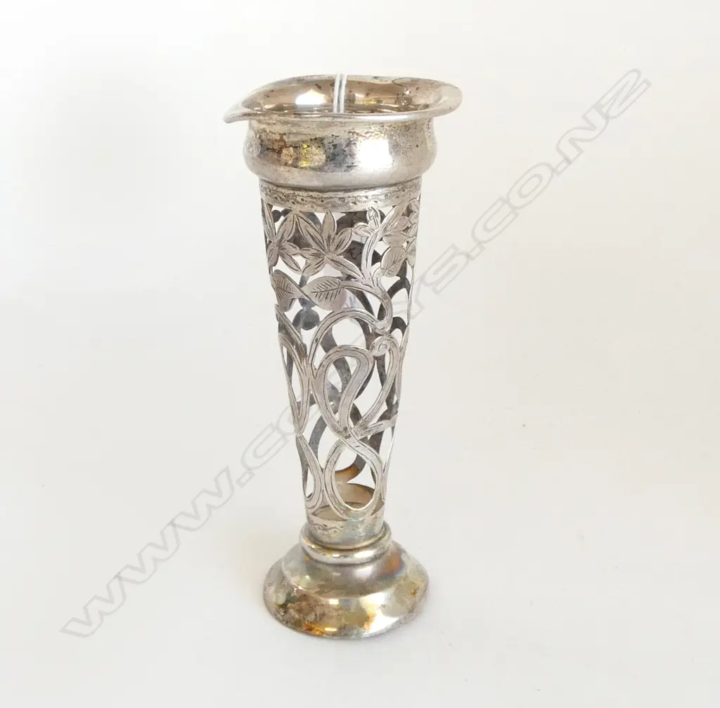 SILVER VASE FRAME Birmingham 1907 50gm silver AF BASE MISSING Image 1++