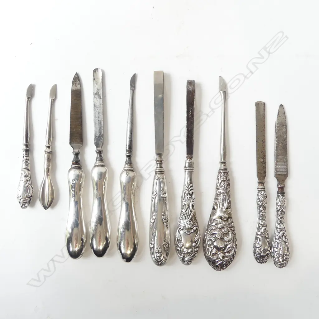 10 STG SILVER DRESSING TABLE MANICURE ITEMS BIRM’ 1908 ETC, L.130MM Image 1++