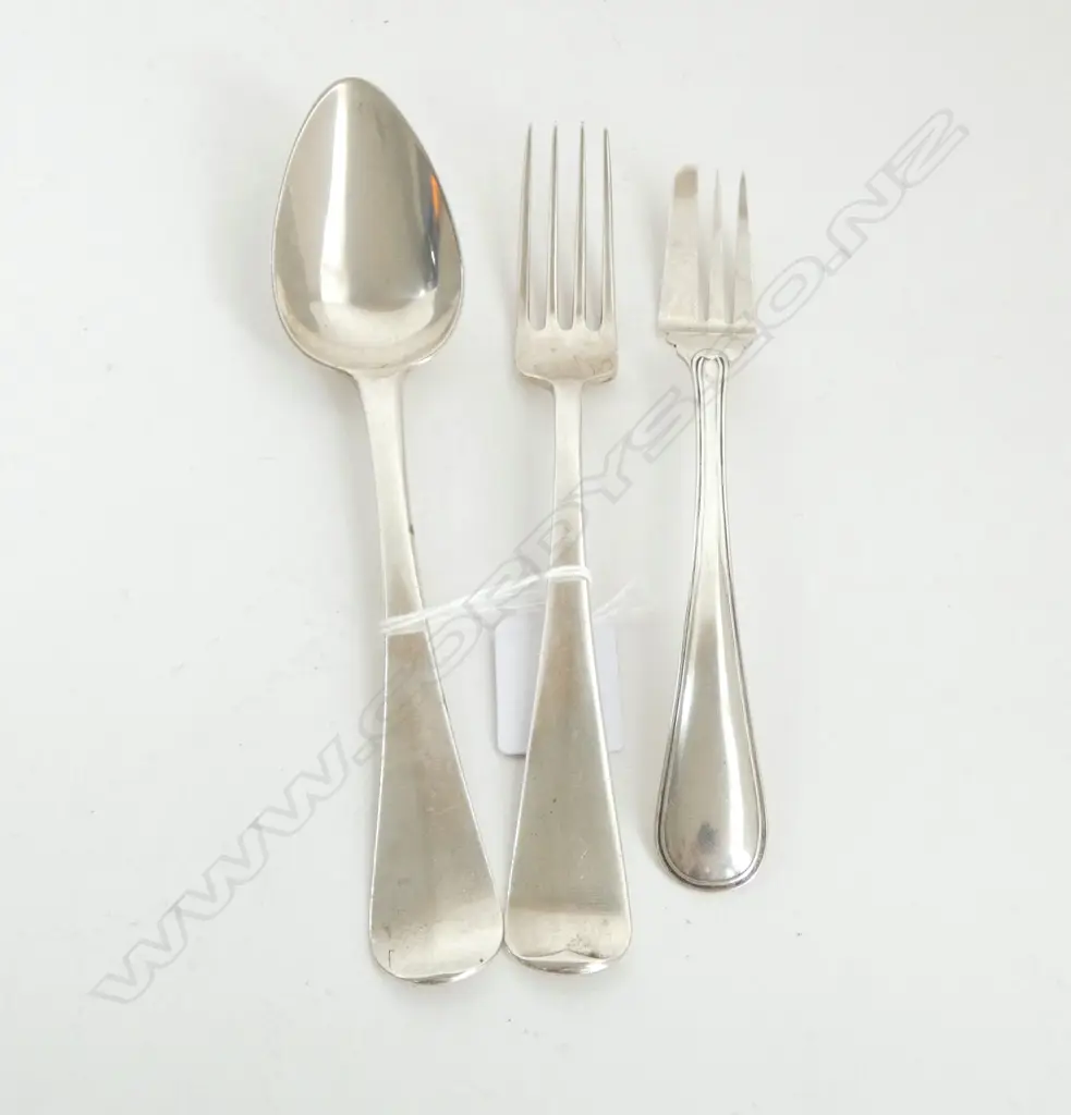 3 x c.1900 DUTCH SILVER CUTLERY ITEMS: SPOON & 2 FORKS 153gms Image 1++