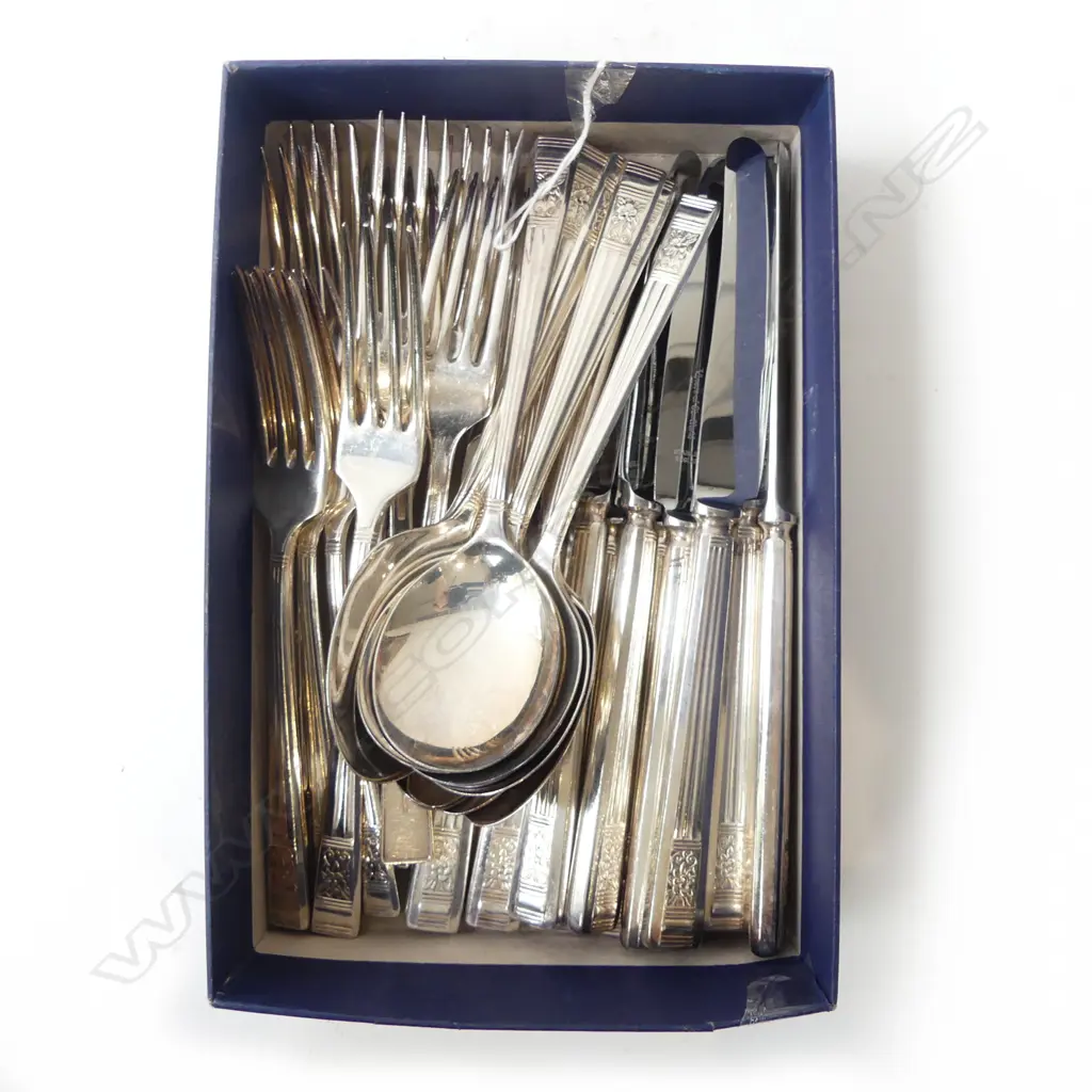 6 PC SETTING SILVER PLATE CUTLERY Image 1++