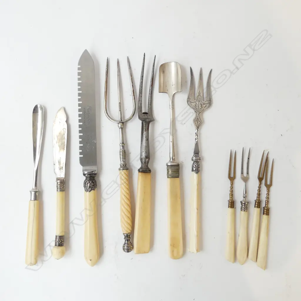 11 PC VINTAGE IVORY HANDLED SERVERS Image 1++