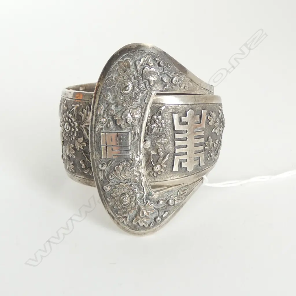 ANTIQUE CHINESE SILVER WIDE BUCKLE BRACELET c.1900 w FLORAL DECOR, 86.6gm Image 1++