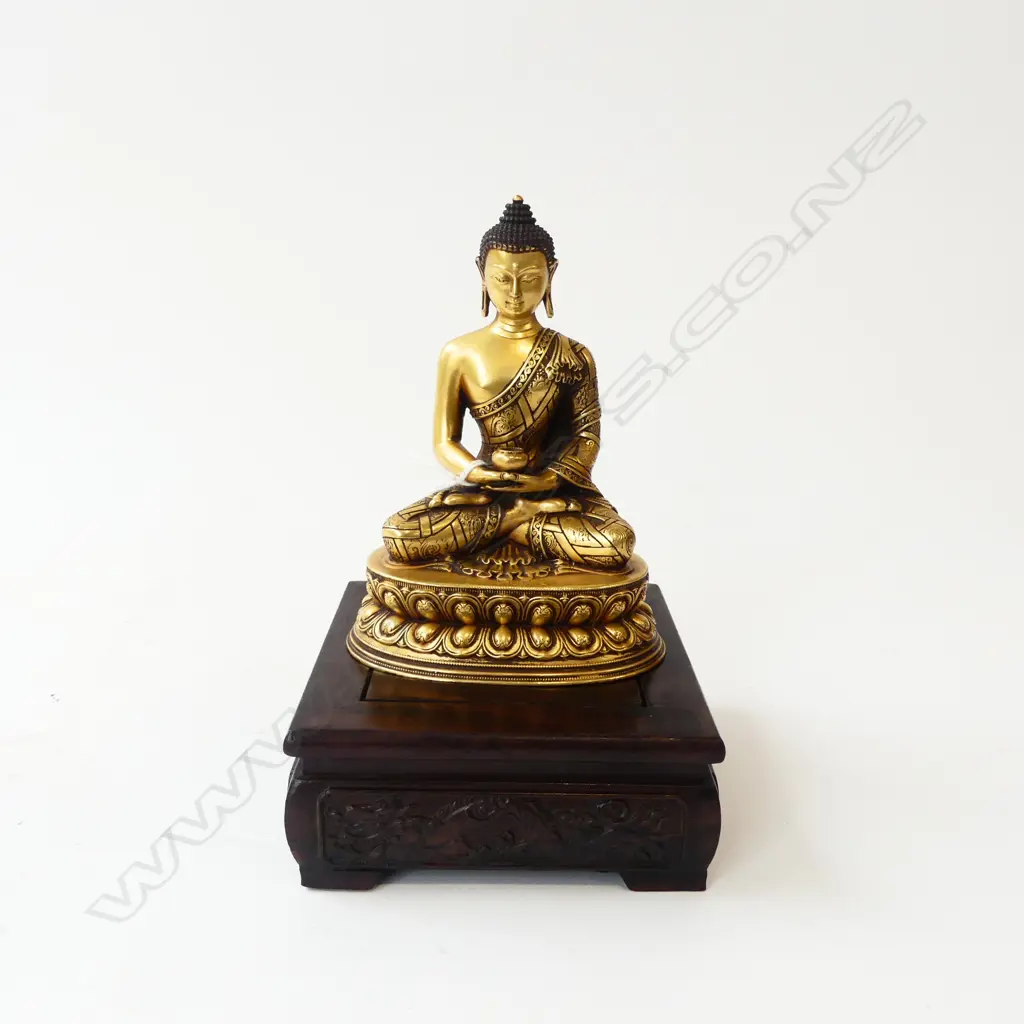 CHINESE GILT BRONZE BUDDHA FIGURE H.145MM ON STAND Image 1++